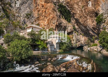 Blagaj Tekke, 1520 ans, monastère de Dervish au printemps de la rivière Buna, à Blagaj, canton de Herzégovine-Neretva, Bosnie-Herzégovine, Europe du Sud-est Banque D'Images