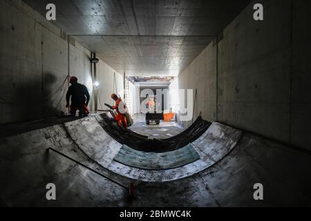 Essen, région de la Ruhr, Rhénanie-du-Nord-Westphalie, Allemagne - Berne, construction d'un nouvel égout sur les hauts tronçons de Berne, ici l'égout d'entrée d'un wat de tempête Banque D'Images