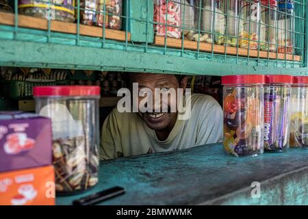 Payatas, doublure dans les ordures (Manille, Philippines) version couleur Banque D'Images