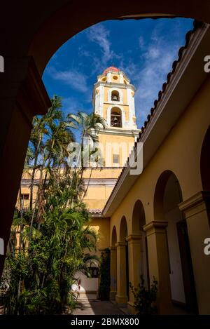 Clocher du couvent et de l'église Saint François d'Assise abritant désormais le Musée national de la lutte contre les bandits, Trinité, Cuba Banque D'Images