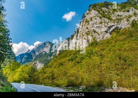 Massif de Zelengora sur route près de Tjentiste, Parc national de Sutjeska, Alpes Dinariques, Republika Srpska, Bosnie-Herzégovine, Europe du Sud-est Banque D'Images