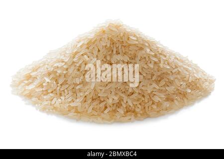 Riz cru isolé sur fond blanc. Banque D'Images