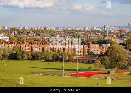 Ville de Londres, vue sur la zone résidentielle depuis Parliament Hill à Hampstead Heath Banque D'Images