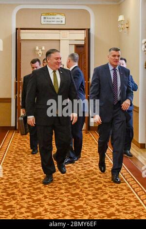 Le secrétaire Pompeo se prépare à une rencontre avec le président Kim à Pyongyang le secrétaire d'État Michael R. Pompeo se prépare à assister à une réunion avec le président Kim Jong un à Pyongyang, en République populaire démocratique de Corée, le 7 octobre 2018. Banque D'Images