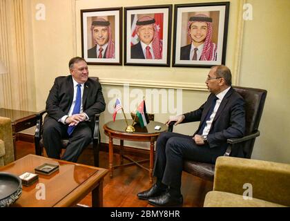 Le secrétaire d'État américain Michael Pompeo rencontre le ministre jordanien des Affaires étrangères Ayman Safadi à Amman, Jordanie, le 8 janvier 2019. La réunion met l'accent sur les relations entre les États-Unis et la Jordanie et la diplomatie régionale au moyen-Orient. Banque D'Images