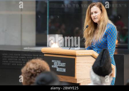 Naomi Kikoler prononce un discours au Hall du souvenir Directeur par intérim du Centre Simon-Skjodt pour la prévention du génocide Naomi Kikoler prononce un discours au Hall du souvenir du Musée commémoratif de l'Holocauste des États-Unis à Washington, D.C., le 15 juillet 2019. Banque D'Images