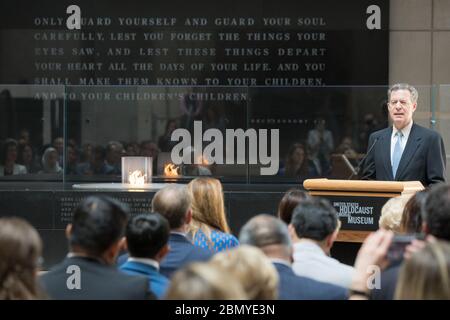 L'ambassadeur Brownback prononce un discours au Hall of Remembrance l'ambassadeur en liberté religieuse internationale Sam Brownback prononce un discours au Hall of Remembrance du U.S. Holocaust Memorial Museum à Washington, D.C., le 15 juillet 2019. Banque D'Images