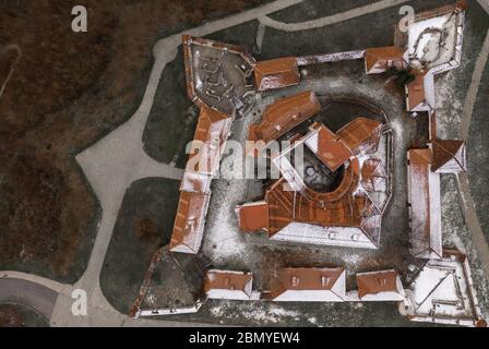 Forteresse de Brasov citadelle sur la colline de Straja, Brasov, Roumanie. Vue de dessus d'un drone aérien Banque D'Images