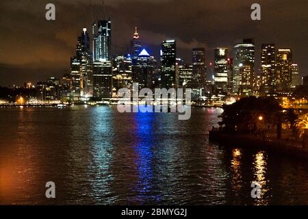 Une vue panoramique des gratte-ciel de Sydney a été capturée le 4 août 2019, mettant en valeur le paysage urbain emblématique de Sydney, en Australie. L'image met en valeur la beauté architecturale de la ville et de ses principaux monuments. Banque D'Images