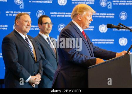 Le président Trump s’adresse aux journalistes lors d’une conférence de presse lors de l’Assemblée générale des Nations Unies le président Donald J. Trump s’adresse aux journalistes lors d’une conférence de presse, à New York, le 25 septembre 2019, au cours de la semaine de haut niveau de la 74e session de l’Assemblée générale des Nations Unies. Banque D'Images