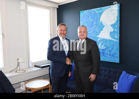 Le Secrétaire adjoint Sullivan rencontre le Ministre danois des affaires étrangères Samuelsen au Danemark le Secrétaire d'État adjoint John Sullivan rencontre le Ministre danois des affaires étrangères Anders Samuelsen à son bureau de Copenhague, au Danemark, le 27 juin 2018. Banque D'Images