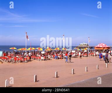 Restaurants et jetée de plage, Plage de Blankenberge, promenade, Blankenberge, province de Flandre Occidentale, région flamande, Belgique Banque D'Images