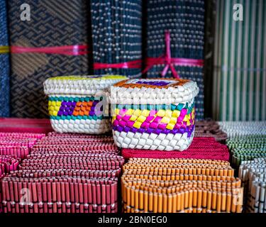 Boîtes à bijoux Reed dans un marché de Valle de Bravo au Mexique. Banque D'Images