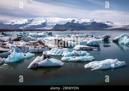 Lagon glaciaire de Jökulsárlón, en bordure du parc national de Vatnajökull, dans le sud-est de l'Islande Banque D'Images