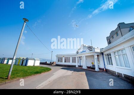 Le restaurant Boathouse, situé sur le front de mer près de Paignton, pendant le confinement du coronavirus, au Royaume-Uni Banque D'Images