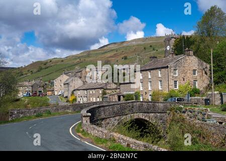 Village de Muker à Swaledale, le jour du printemps. Parc national de Yorkshire Dales, Royaume-Uni. Banque D'Images