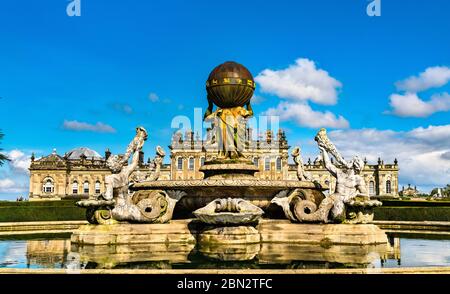 Fontaine de l'Atlas au château Howard près de York, Angleterre Banque D'Images