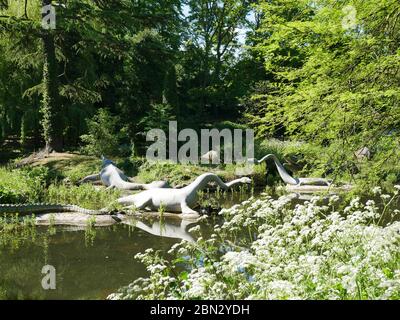 Dinosaures victoriens au Crystal Palace Park, Londres SE19 Banque D'Images