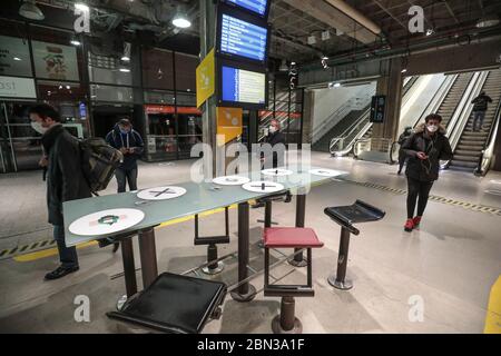 PREMIER JOUR DE DECONFINEMENT GARE MONTPARNASSE Banque D'Images
