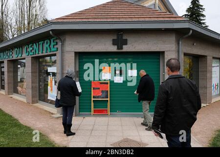 Chimiste (pharmacie) pendant l'épidémie de Covid-19 en france Banque D'Images