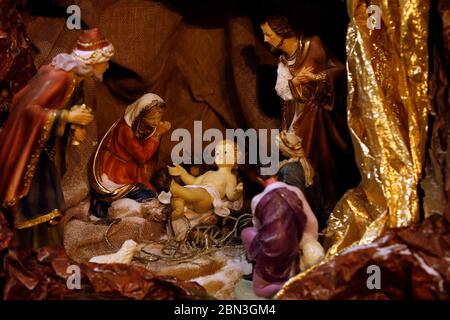 Scène de la Nativité à l'église notre Dame du Liban, Paris, France. Banque D'Images