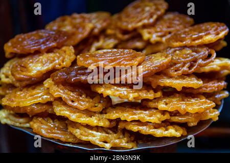 Jalebi frais. Très populaire Sweet dish indien. Dessert indien, Jeri Banque D'Images