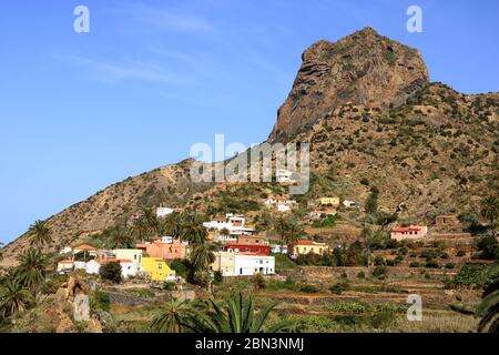 La Gomera - Roque El Cano au-dessus de la ville de Vallehermoso Banque D'Images