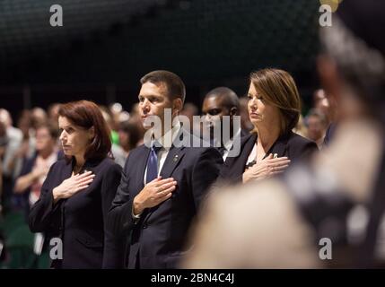 Kevin K. McAleenan, commissaire aux douanes et à la protection des frontières des États-Unis, assiste aux funérailles de Christopher T. Bacon, employé du CBP, à Grand Forks, Dakota du Nord, le 14 juin 2018. Bacon, qui a commencé sa carrière comme agent de la patrouille frontalière en 1995, est décédé tragiquement dans un accident de voiture le 7 juin 2018. Banque D'Images