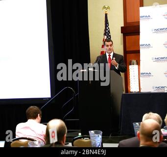 Robert E. Perez, sous-commissaire intérimaire pour les douanes et la protection des frontières (CBP) des États-Unis, s'adresse aux principaux membres de la National Customs Brokers and Forwarders Association of America (NCBFAA) qui ont assisté à la réunion annuelle du Hyatt Regency, Washington D.C., le 24 septembre 2018. Douanes et protection des frontières des États-Unis Banque D'Images