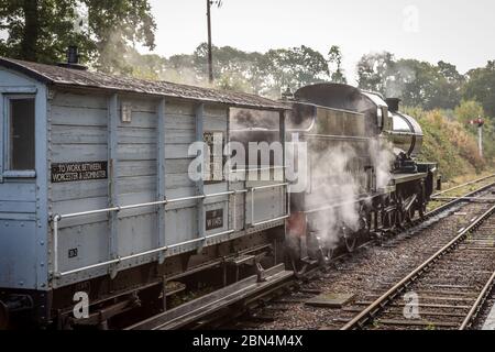 BR '7F' 2-8-0 No 53808 à Crowcombe Heathfield lors de leur Gala à vapeur d'automne Banque D'Images