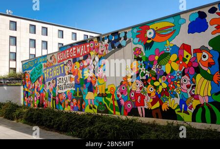 Fresque de Michael Fisherman-Art sur la Révolution pacifique 1989, Leipzig, Saxe, Allemagne Banque D'Images