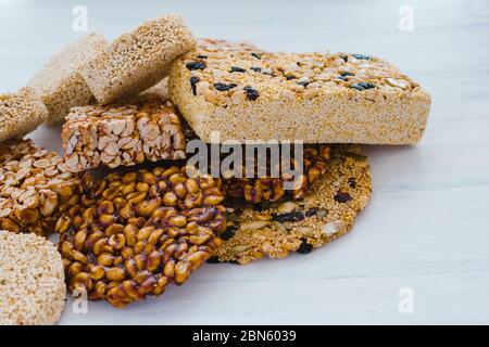 Palanqueta de bonbons mexicains traditionnels avec des arachides croquantes et des graines d'amarante Banque D'Images