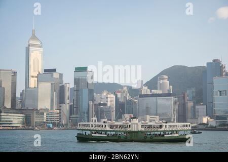 Vue sur le port de Hong Kong : vue sur la ville en journée Banque D'Images