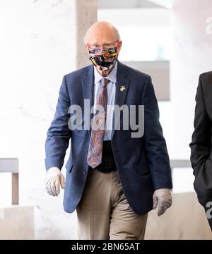 Washington, DC, États-Unis. 12 mai 2020. Le sénateur PAT ROBERTS (R-KS) va déjeuner au caucus républicain. Crédit : Michael Brochstein/ZUMA Wire/Alay Live News Banque D'Images