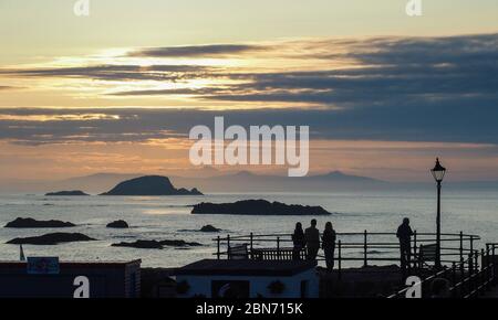 Coucher de soleil à North Berwick en regardant Firth of Forth et Lamb Island Banque D'Images