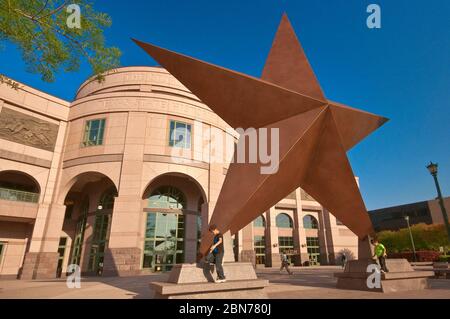 Immense « Lone Star » en face du musée d'histoire de l'État de Bob Bullock, Texas, États-Unis Banque D'Images