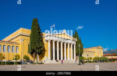 Athènes, Attique / Grèce - 2018/04/03: Zappeion Hall Centre de conférences et d'expositions dans les Jardins nationaux atTemple de Zeus Olympiienne, Olympieion Banque D'Images