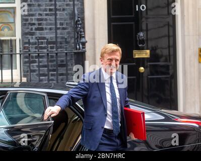 Londres, Royaume-Uni. 13 mai 2020. Oliver Dowden, secrétaire d'État au numérique, à la Culture, aux médias et au Sport, arrive à Downing Street. Crédit : Mark Thomas/Alay Live News Banque D'Images