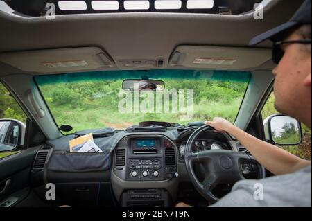 La réserve de gibier d'Ithala est une zone protégée de la province du KwaZulu-Natal, en Afrique du Sud, qui abrite une variété de faune, de paysages pittoresques et de 4x4 Banque D'Images