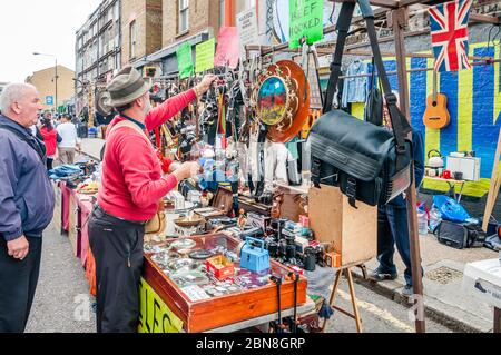 Brick Lane Sunday Market - Spitalfields, Brick Lane est un quartier multiculturel vivant de l'est de Londres Banque D'Images