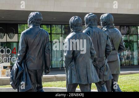 Statue des Beatles à Pier Head à Liverpool Banque D'Images