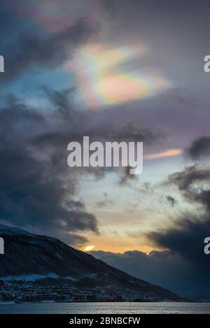 La nuit polaire, la mère de nuages perlés, la Norvège, Tromsoe Banque D'Images