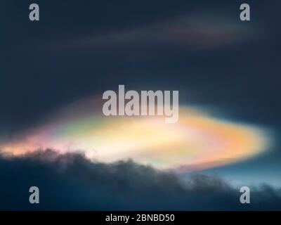 Mère de nuage de perle, nuage stratosphérique polaire, Norvège, Tromsoe Banque D'Images