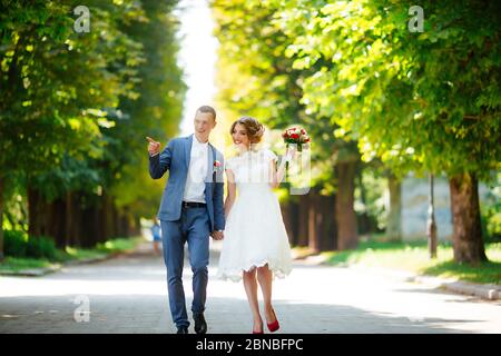 couple de mariage, belle jeune mariée et marié, Banque D'Images