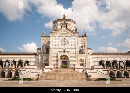 Milan, Italie - 8 juin 2019 : cimetière monumental (italien : Cimitero Monumentale di Milano). L'un des monuments et pierres tombales les plus riches d'Europe Banque D'Images