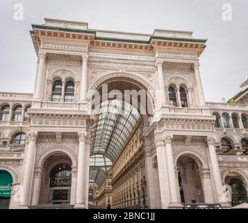 Milan, Italie, avril 2020, la galerie Vittorio Emanuele dans le centre-ville fermé, vide de personnes pendant l'épidémie de coronavirus du covid19 Banque D'Images