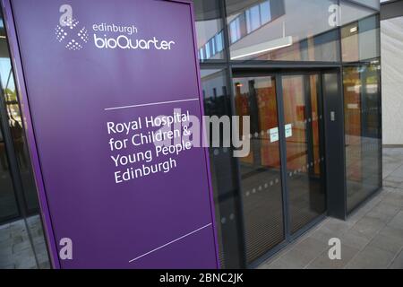 L'entrée de l'Hôpital Royal pour enfants et jeunes Edimbourg sur le campus de Little France. Le département des neurosciences cliniques (DCN) de NHS Lothians a été transféré dans une nouvelle maison construite sur le campus de Little France à Édimbourg. Banque D'Images