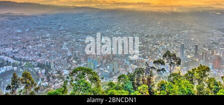 Paysage urbain de Bogota de Montserrate, image HDR Banque D'Images