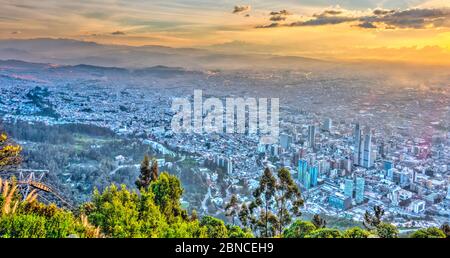 Paysage urbain de Bogota de Montserrate, image HDR Banque D'Images