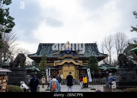 Tokyo, Japon - 17 mars 2019 : vue sur le sanctuaire d'Ueno Toshogu dans le parc d'Ueno de Tokyo, Japon. Banque D'Images